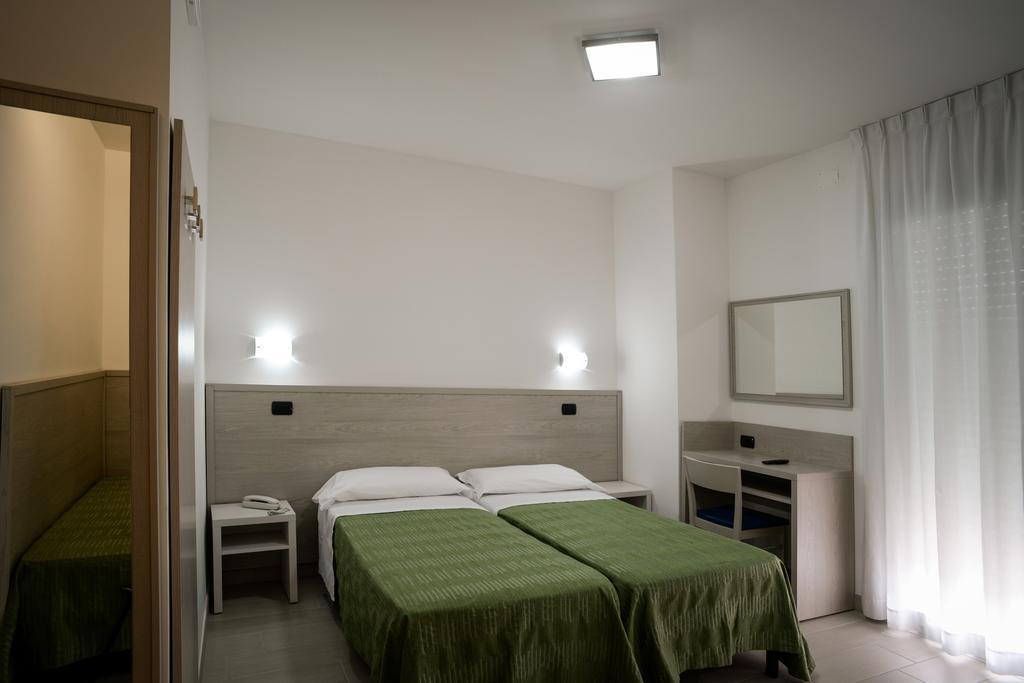 Hotel Clipper จูเลียโนวา ภายนอก รูปภาพ