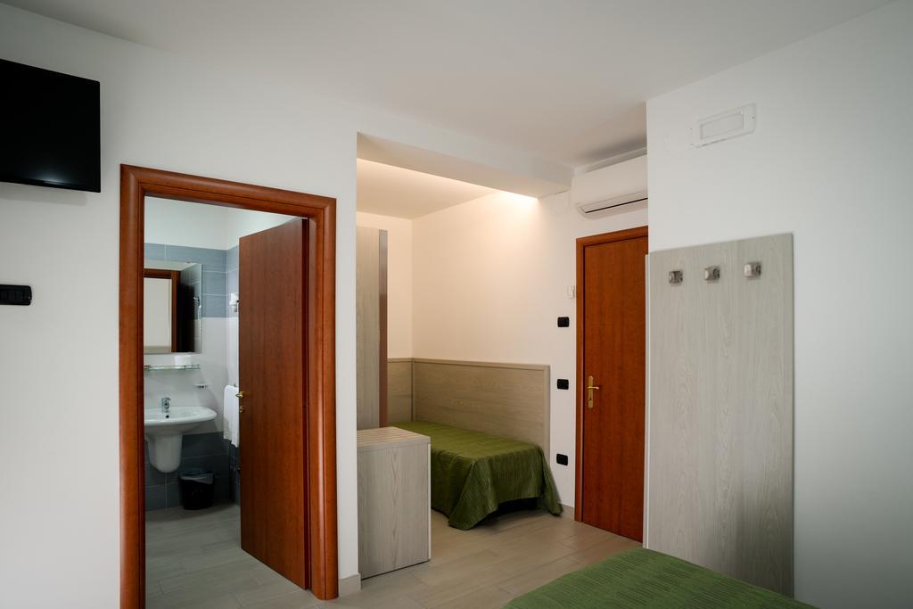 Hotel Clipper จูเลียโนวา ภายนอก รูปภาพ